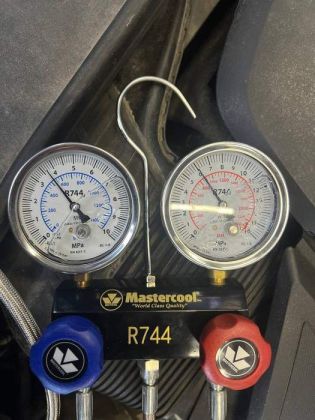 R-744 заправка кондиционера автомобиля Мерседес